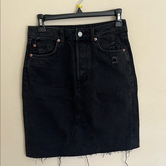 H&M Dresses & Skirts - Knee-Length Black Denim Skirt